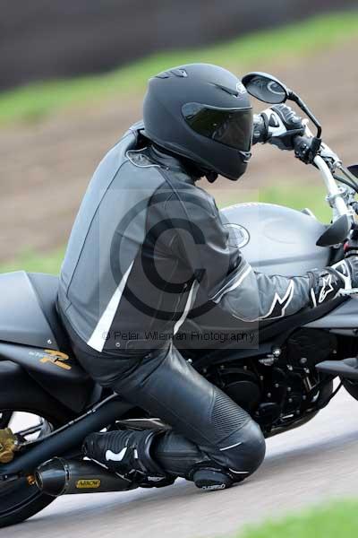 Motorcycle action photographs;Rockingham;Rockingham photographs;event digital images;eventdigitalimages;no limits trackday;peter wileman photography;rockingham corby northamptonshire;trackday;trackday digital images;trackday photos