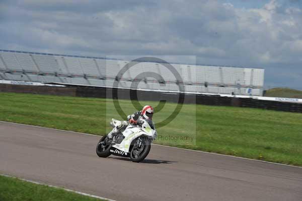 Motorcycle action photographs;Rockingham;Rockingham photographs;event digital images;eventdigitalimages;no limits trackday;peter wileman photography;rockingham corby northamptonshire;trackday;trackday digital images;trackday photos