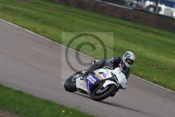 Motorcycle action photographs;Rockingham;Rockingham photographs;event digital images;eventdigitalimages;no limits trackday;peter wileman photography;rockingham corby northamptonshire;trackday;trackday digital images;trackday photos