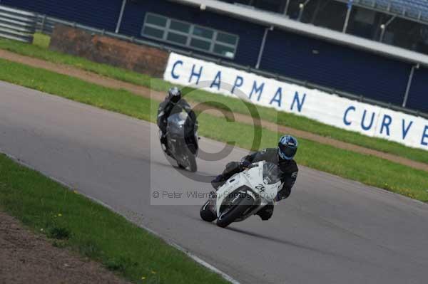 Motorcycle action photographs;Rockingham;Rockingham photographs;event digital images;eventdigitalimages;no limits trackday;peter wileman photography;rockingham corby northamptonshire;trackday;trackday digital images;trackday photos