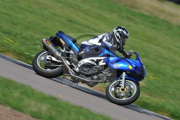 Motorcycle action photographs;Rockingham;Rockingham photographs;event digital images;eventdigitalimages;no limits trackday;peter wileman photography;rockingham corby northamptonshire;trackday;trackday digital images;trackday photos