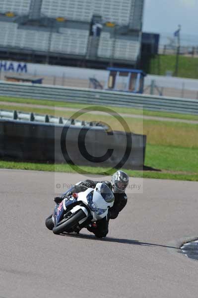 Motorcycle action photographs;Rockingham;Rockingham photographs;event digital images;eventdigitalimages;no limits trackday;peter wileman photography;rockingham corby northamptonshire;trackday;trackday digital images;trackday photos