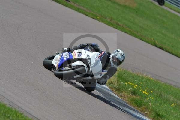 Motorcycle action photographs;Rockingham;Rockingham photographs;event digital images;eventdigitalimages;no limits trackday;peter wileman photography;rockingham corby northamptonshire;trackday;trackday digital images;trackday photos