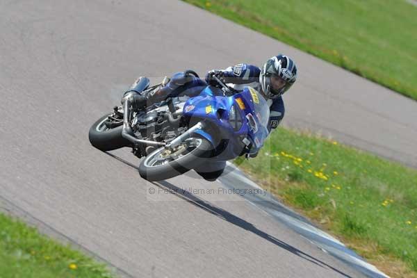 Motorcycle action photographs;Rockingham;Rockingham photographs;event digital images;eventdigitalimages;no limits trackday;peter wileman photography;rockingham corby northamptonshire;trackday;trackday digital images;trackday photos