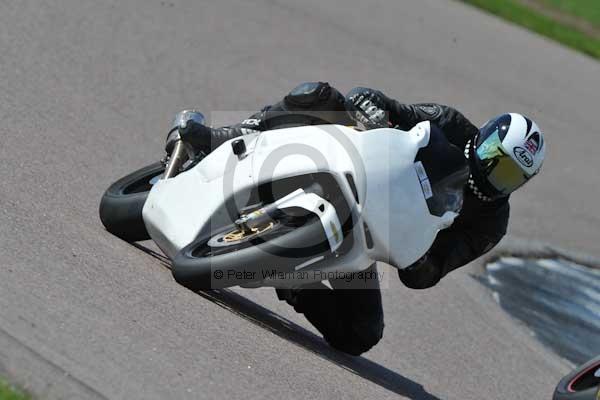Motorcycle action photographs;Rockingham;Rockingham photographs;event digital images;eventdigitalimages;no limits trackday;peter wileman photography;rockingham corby northamptonshire;trackday;trackday digital images;trackday photos