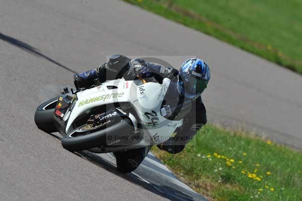 Motorcycle action photographs;Rockingham;Rockingham photographs;event digital images;eventdigitalimages;no limits trackday;peter wileman photography;rockingham corby northamptonshire;trackday;trackday digital images;trackday photos