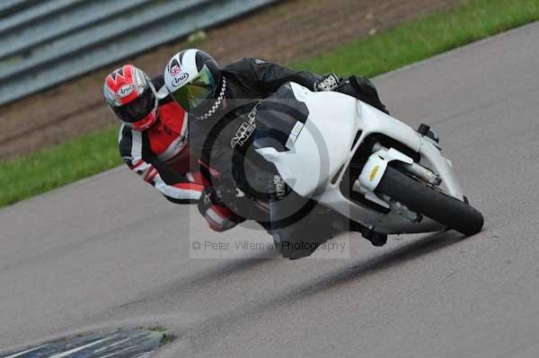 Motorcycle action photographs;Rockingham;Rockingham photographs;event digital images;eventdigitalimages;no limits trackday;peter wileman photography;rockingham corby northamptonshire;trackday;trackday digital images;trackday photos