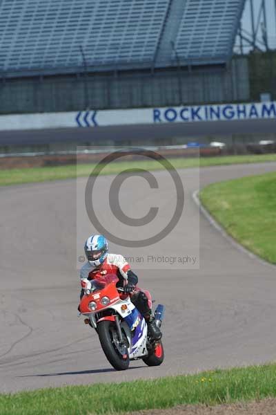 Motorcycle action photographs;Rockingham;Rockingham photographs;event digital images;eventdigitalimages;no limits trackday;peter wileman photography;rockingham corby northamptonshire;trackday;trackday digital images;trackday photos