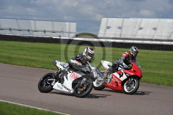 Motorcycle action photographs;Rockingham;Rockingham photographs;event digital images;eventdigitalimages;no limits trackday;peter wileman photography;rockingham corby northamptonshire;trackday;trackday digital images;trackday photos