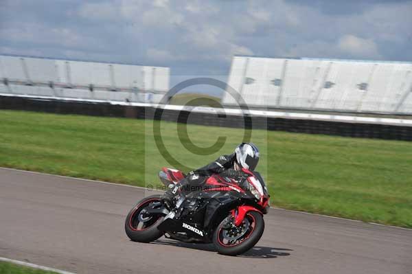 Motorcycle action photographs;Rockingham;Rockingham photographs;event digital images;eventdigitalimages;no limits trackday;peter wileman photography;rockingham corby northamptonshire;trackday;trackday digital images;trackday photos