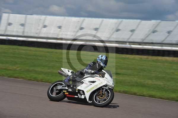 Motorcycle action photographs;Rockingham;Rockingham photographs;event digital images;eventdigitalimages;no limits trackday;peter wileman photography;rockingham corby northamptonshire;trackday;trackday digital images;trackday photos