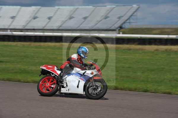 Motorcycle action photographs;Rockingham;Rockingham photographs;event digital images;eventdigitalimages;no limits trackday;peter wileman photography;rockingham corby northamptonshire;trackday;trackday digital images;trackday photos