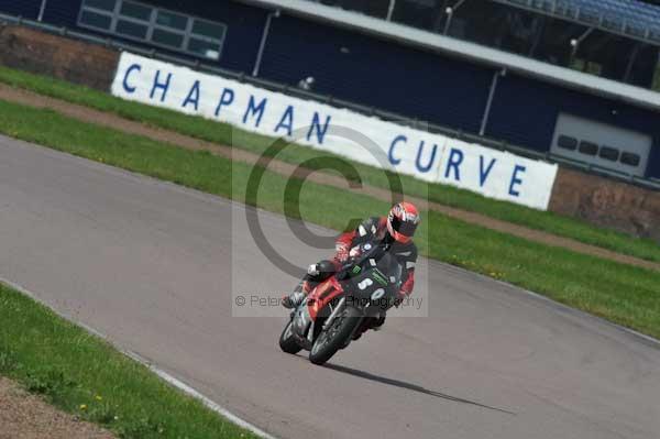 Motorcycle action photographs;Rockingham;Rockingham photographs;event digital images;eventdigitalimages;no limits trackday;peter wileman photography;rockingham corby northamptonshire;trackday;trackday digital images;trackday photos