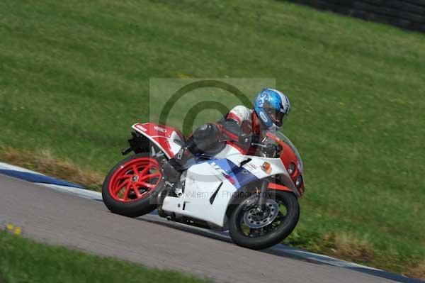Motorcycle action photographs;Rockingham;Rockingham photographs;event digital images;eventdigitalimages;no limits trackday;peter wileman photography;rockingham corby northamptonshire;trackday;trackday digital images;trackday photos