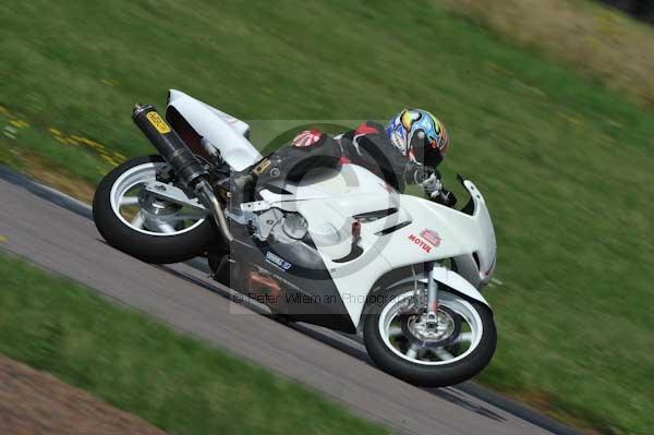 Motorcycle action photographs;Rockingham;Rockingham photographs;event digital images;eventdigitalimages;no limits trackday;peter wileman photography;rockingham corby northamptonshire;trackday;trackday digital images;trackday photos