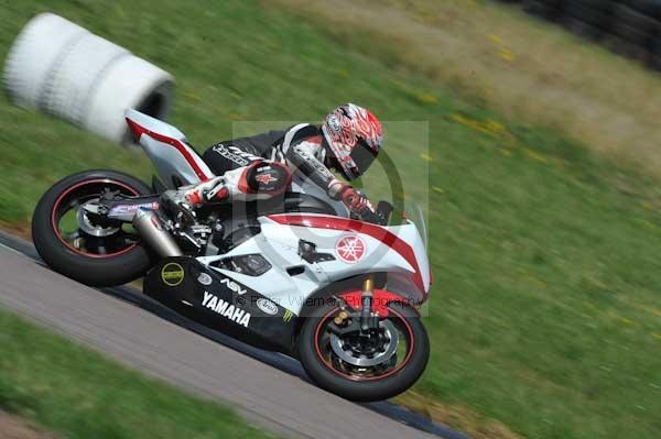 Motorcycle action photographs;Rockingham;Rockingham photographs;event digital images;eventdigitalimages;no limits trackday;peter wileman photography;rockingham corby northamptonshire;trackday;trackday digital images;trackday photos