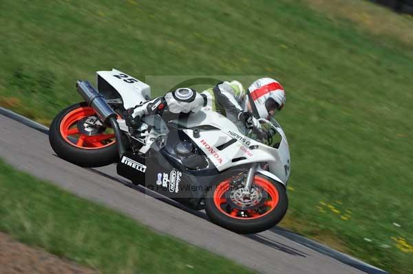 Motorcycle action photographs;Rockingham;Rockingham photographs;event digital images;eventdigitalimages;no limits trackday;peter wileman photography;rockingham corby northamptonshire;trackday;trackday digital images;trackday photos