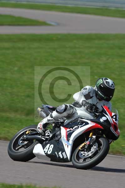 Motorcycle action photographs;Rockingham;Rockingham photographs;event digital images;eventdigitalimages;no limits trackday;peter wileman photography;rockingham corby northamptonshire;trackday;trackday digital images;trackday photos