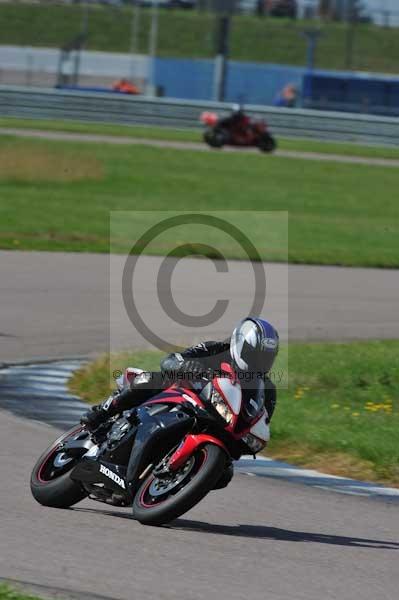 Motorcycle action photographs;Rockingham;Rockingham photographs;event digital images;eventdigitalimages;no limits trackday;peter wileman photography;rockingham corby northamptonshire;trackday;trackday digital images;trackday photos