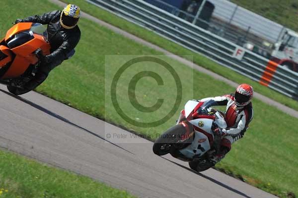 Motorcycle action photographs;Rockingham;Rockingham photographs;event digital images;eventdigitalimages;no limits trackday;peter wileman photography;rockingham corby northamptonshire;trackday;trackday digital images;trackday photos