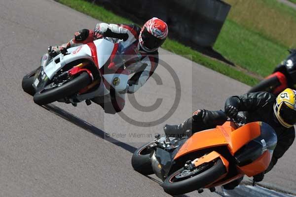 Motorcycle action photographs;Rockingham;Rockingham photographs;event digital images;eventdigitalimages;no limits trackday;peter wileman photography;rockingham corby northamptonshire;trackday;trackday digital images;trackday photos