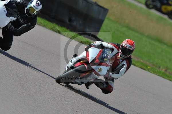 Motorcycle action photographs;Rockingham;Rockingham photographs;event digital images;eventdigitalimages;no limits trackday;peter wileman photography;rockingham corby northamptonshire;trackday;trackday digital images;trackday photos