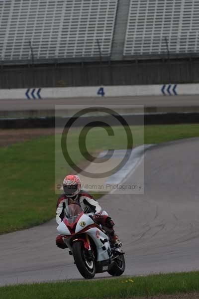 Motorcycle action photographs;Rockingham;Rockingham photographs;event digital images;eventdigitalimages;no limits trackday;peter wileman photography;rockingham corby northamptonshire;trackday;trackday digital images;trackday photos