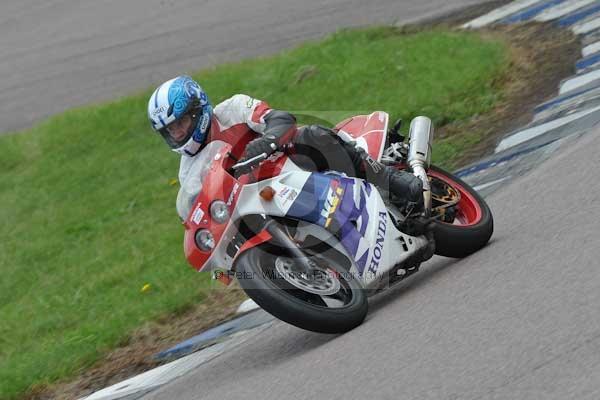 Motorcycle action photographs;Rockingham;Rockingham photographs;event digital images;eventdigitalimages;no limits trackday;peter wileman photography;rockingham corby northamptonshire;trackday;trackday digital images;trackday photos