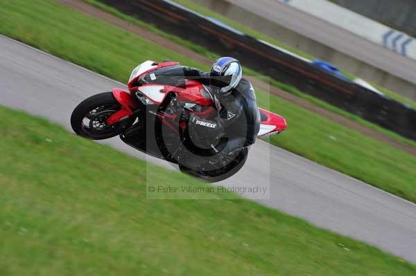 Motorcycle action photographs;Rockingham;Rockingham photographs;event digital images;eventdigitalimages;no limits trackday;peter wileman photography;rockingham corby northamptonshire;trackday;trackday digital images;trackday photos