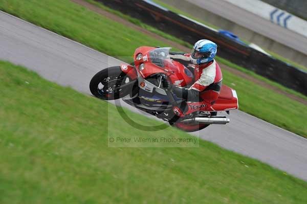 Motorcycle action photographs;Rockingham;Rockingham photographs;event digital images;eventdigitalimages;no limits trackday;peter wileman photography;rockingham corby northamptonshire;trackday;trackday digital images;trackday photos