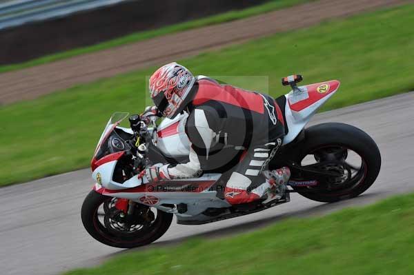 Motorcycle action photographs;Rockingham;Rockingham photographs;event digital images;eventdigitalimages;no limits trackday;peter wileman photography;rockingham corby northamptonshire;trackday;trackday digital images;trackday photos