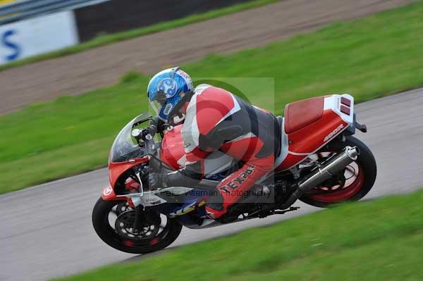 Motorcycle action photographs;Rockingham;Rockingham photographs;event digital images;eventdigitalimages;no limits trackday;peter wileman photography;rockingham corby northamptonshire;trackday;trackday digital images;trackday photos