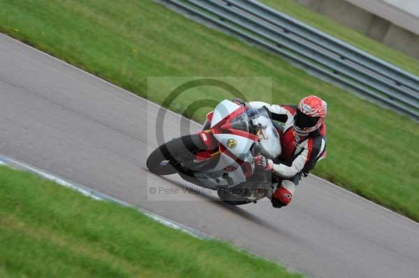 Motorcycle action photographs;Rockingham;Rockingham photographs;event digital images;eventdigitalimages;no limits trackday;peter wileman photography;rockingham corby northamptonshire;trackday;trackday digital images;trackday photos
