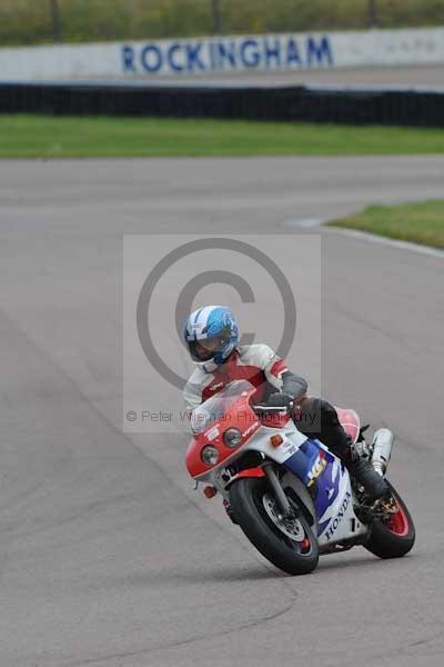 Motorcycle action photographs;Rockingham;Rockingham photographs;event digital images;eventdigitalimages;no limits trackday;peter wileman photography;rockingham corby northamptonshire;trackday;trackday digital images;trackday photos
