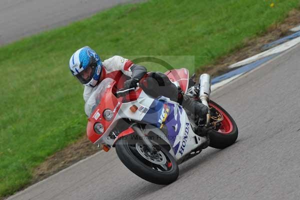 Motorcycle action photographs;Rockingham;Rockingham photographs;event digital images;eventdigitalimages;no limits trackday;peter wileman photography;rockingham corby northamptonshire;trackday;trackday digital images;trackday photos