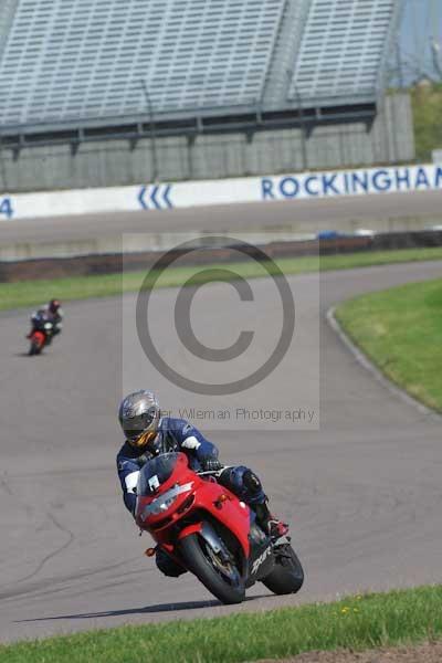 Motorcycle action photographs;Rockingham;Rockingham photographs;event digital images;eventdigitalimages;no limits trackday;peter wileman photography;rockingham corby northamptonshire;trackday;trackday digital images;trackday photos