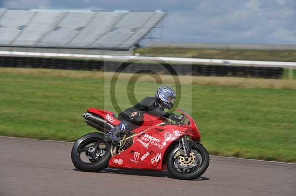 Motorcycle action photographs;Rockingham;Rockingham photographs;event digital images;eventdigitalimages;no limits trackday;peter wileman photography;rockingham corby northamptonshire;trackday;trackday digital images;trackday photos