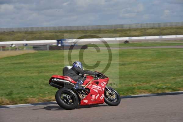 Motorcycle action photographs;Rockingham;Rockingham photographs;event digital images;eventdigitalimages;no limits trackday;peter wileman photography;rockingham corby northamptonshire;trackday;trackday digital images;trackday photos