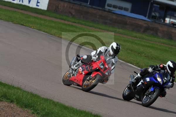 Motorcycle action photographs;Rockingham;Rockingham photographs;event digital images;eventdigitalimages;no limits trackday;peter wileman photography;rockingham corby northamptonshire;trackday;trackday digital images;trackday photos