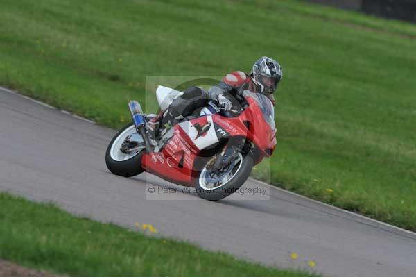 Motorcycle action photographs;Rockingham;Rockingham photographs;event digital images;eventdigitalimages;no limits trackday;peter wileman photography;rockingham corby northamptonshire;trackday;trackday digital images;trackday photos