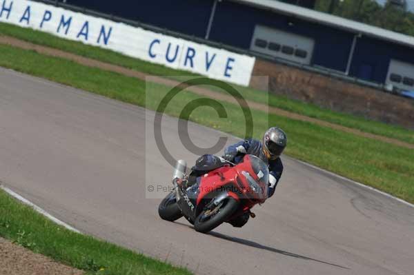 Motorcycle action photographs;Rockingham;Rockingham photographs;event digital images;eventdigitalimages;no limits trackday;peter wileman photography;rockingham corby northamptonshire;trackday;trackday digital images;trackday photos