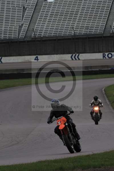 Motorcycle action photographs;Rockingham;Rockingham photographs;event digital images;eventdigitalimages;no limits trackday;peter wileman photography;rockingham corby northamptonshire;trackday;trackday digital images;trackday photos