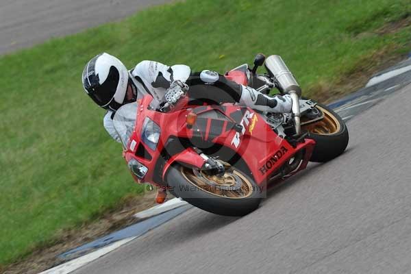 Motorcycle action photographs;Rockingham;Rockingham photographs;event digital images;eventdigitalimages;no limits trackday;peter wileman photography;rockingham corby northamptonshire;trackday;trackday digital images;trackday photos