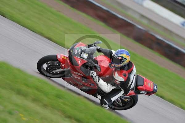 Motorcycle action photographs;Rockingham;Rockingham photographs;event digital images;eventdigitalimages;no limits trackday;peter wileman photography;rockingham corby northamptonshire;trackday;trackday digital images;trackday photos