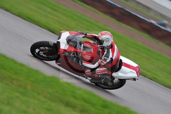 Motorcycle action photographs;Rockingham;Rockingham photographs;event digital images;eventdigitalimages;no limits trackday;peter wileman photography;rockingham corby northamptonshire;trackday;trackday digital images;trackday photos