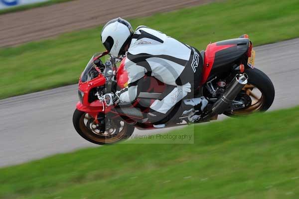 Motorcycle action photographs;Rockingham;Rockingham photographs;event digital images;eventdigitalimages;no limits trackday;peter wileman photography;rockingham corby northamptonshire;trackday;trackday digital images;trackday photos
