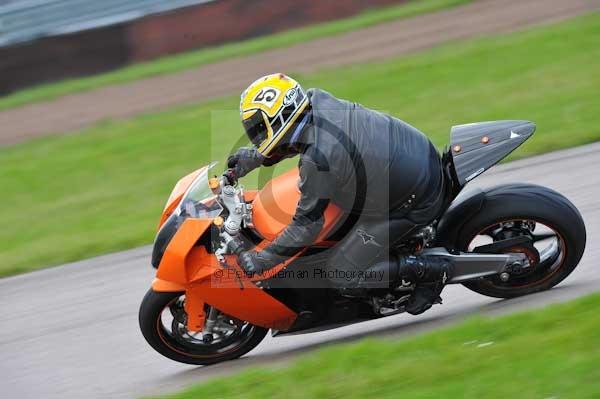 Motorcycle action photographs;Rockingham;Rockingham photographs;event digital images;eventdigitalimages;no limits trackday;peter wileman photography;rockingham corby northamptonshire;trackday;trackday digital images;trackday photos