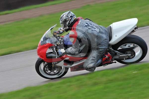 Motorcycle action photographs;Rockingham;Rockingham photographs;event digital images;eventdigitalimages;no limits trackday;peter wileman photography;rockingham corby northamptonshire;trackday;trackday digital images;trackday photos