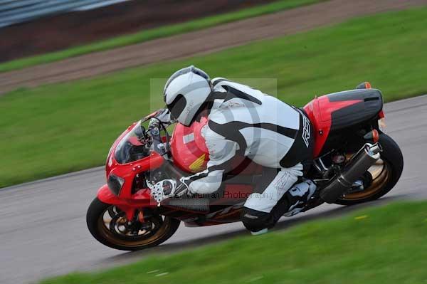 Motorcycle action photographs;Rockingham;Rockingham photographs;event digital images;eventdigitalimages;no limits trackday;peter wileman photography;rockingham corby northamptonshire;trackday;trackday digital images;trackday photos
