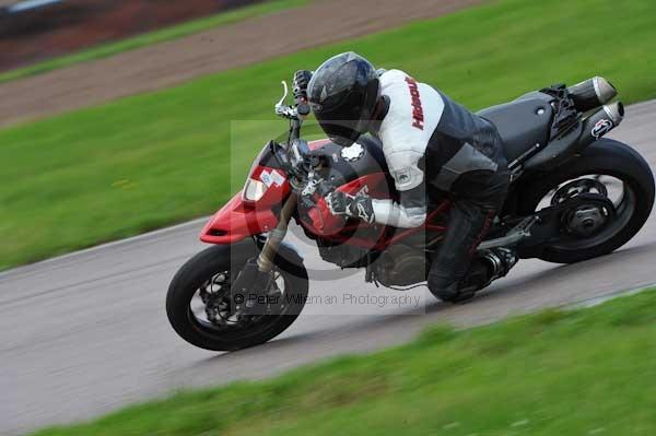 Motorcycle action photographs;Rockingham;Rockingham photographs;event digital images;eventdigitalimages;no limits trackday;peter wileman photography;rockingham corby northamptonshire;trackday;trackday digital images;trackday photos